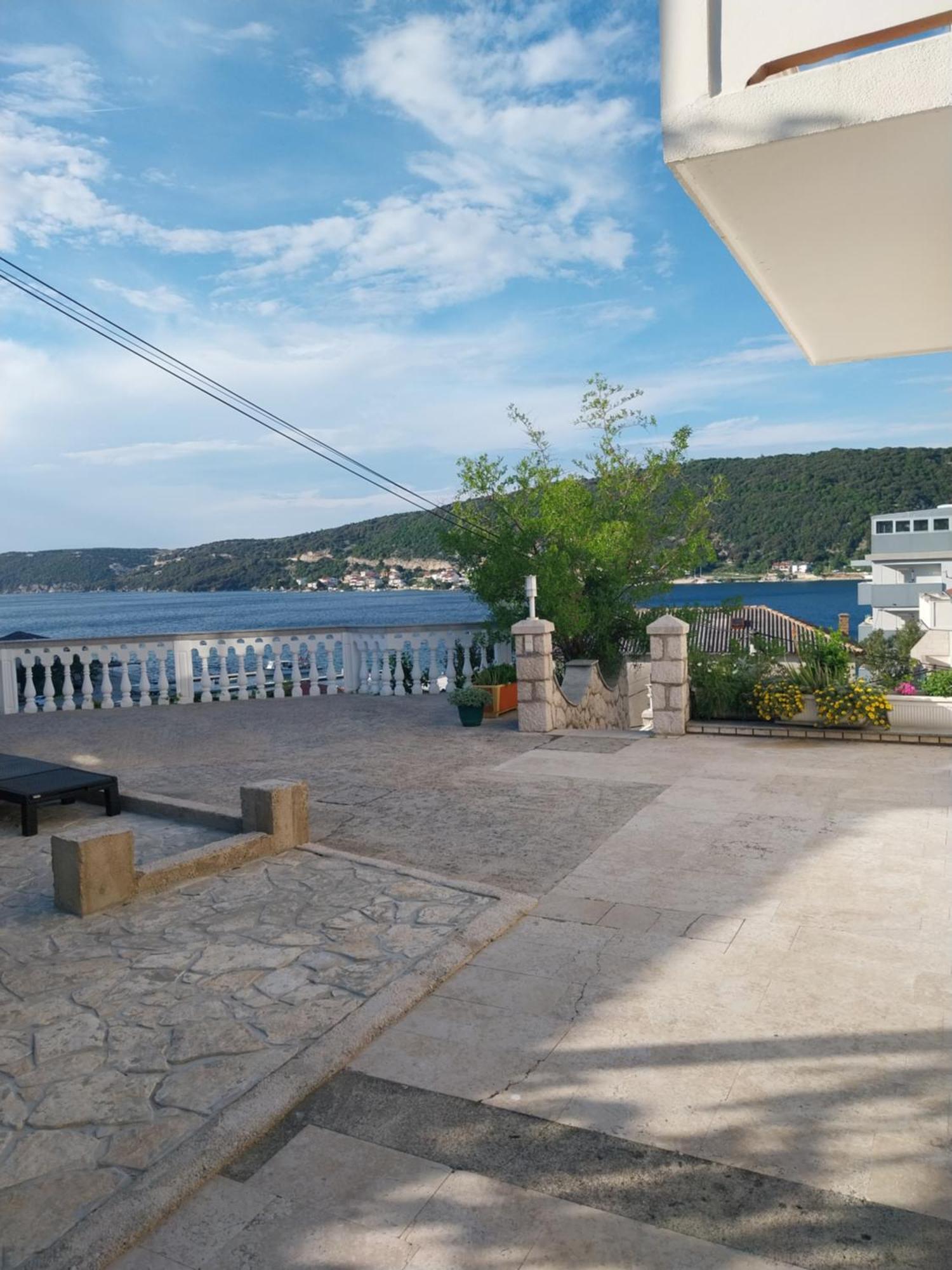 Ljubica Apartments And Rooms Supetarska Draga Exterior photo