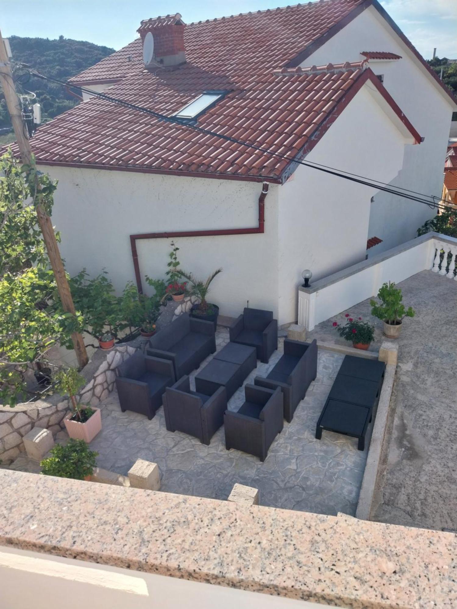 Ljubica Apartments And Rooms Supetarska Draga Exterior photo